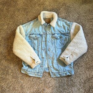 American Eagle Outfitters Sherpa Sleeved Jean Jacket Small